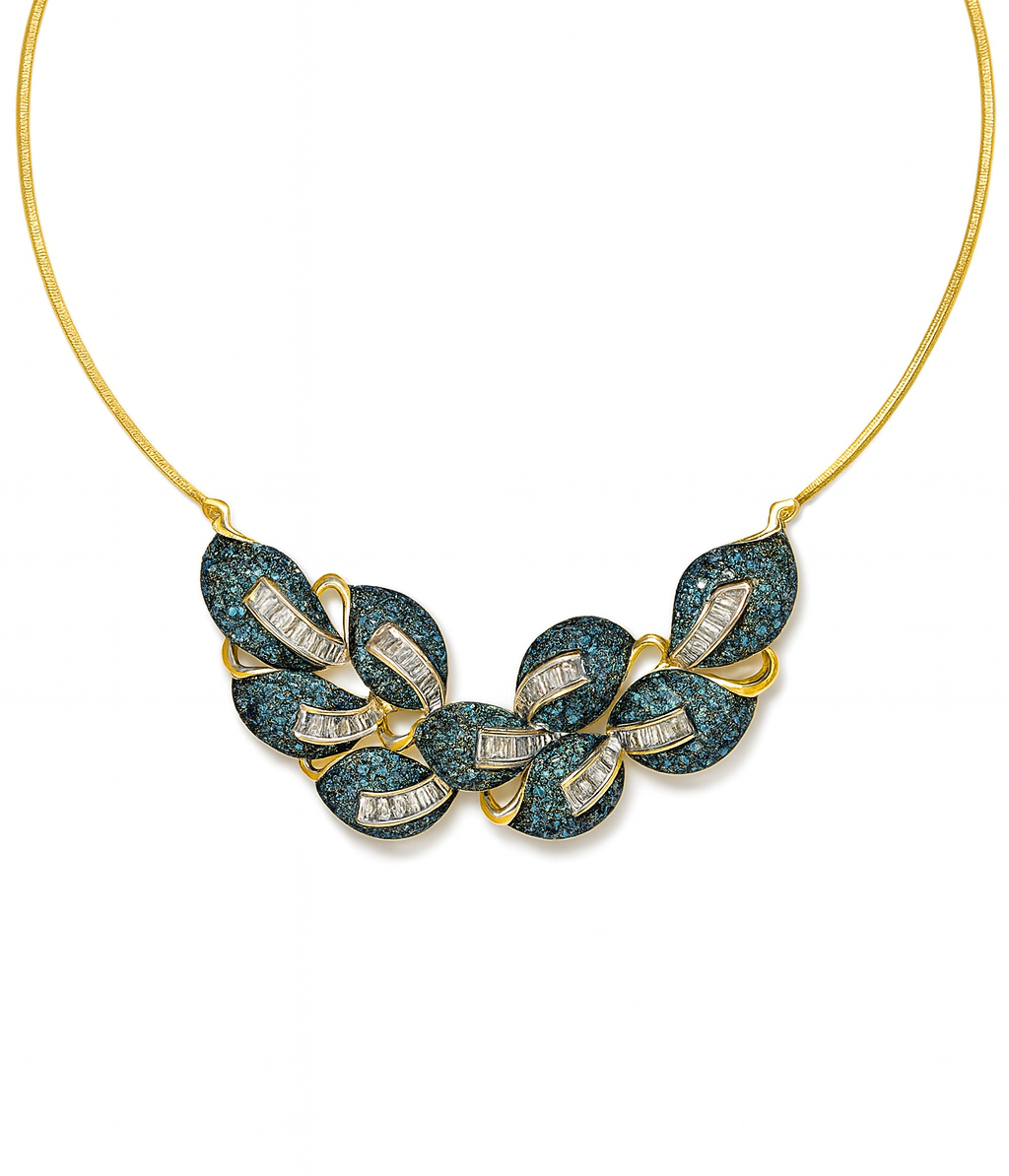 Beautiful 18 Kt Gold  Natural Diamond Necklace 